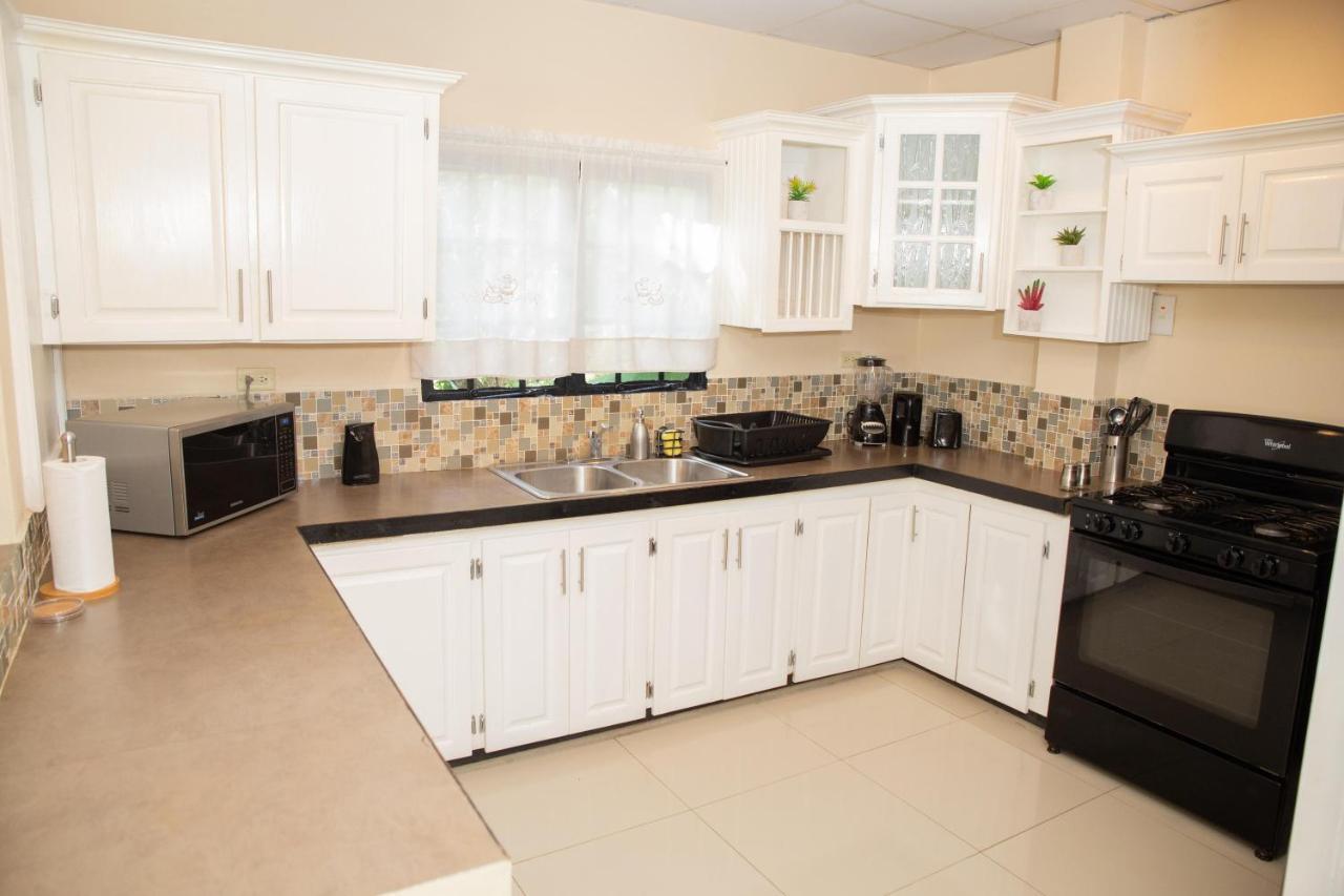 Stacys Place #1 2 Bedroom Apartment Port of Spain Екстер'єр фото