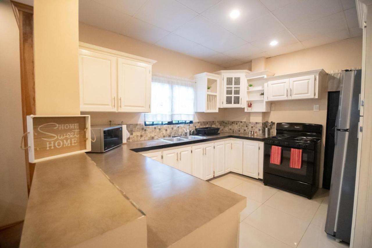 Stacys Place #1 2 Bedroom Apartment Port of Spain Екстер'єр фото