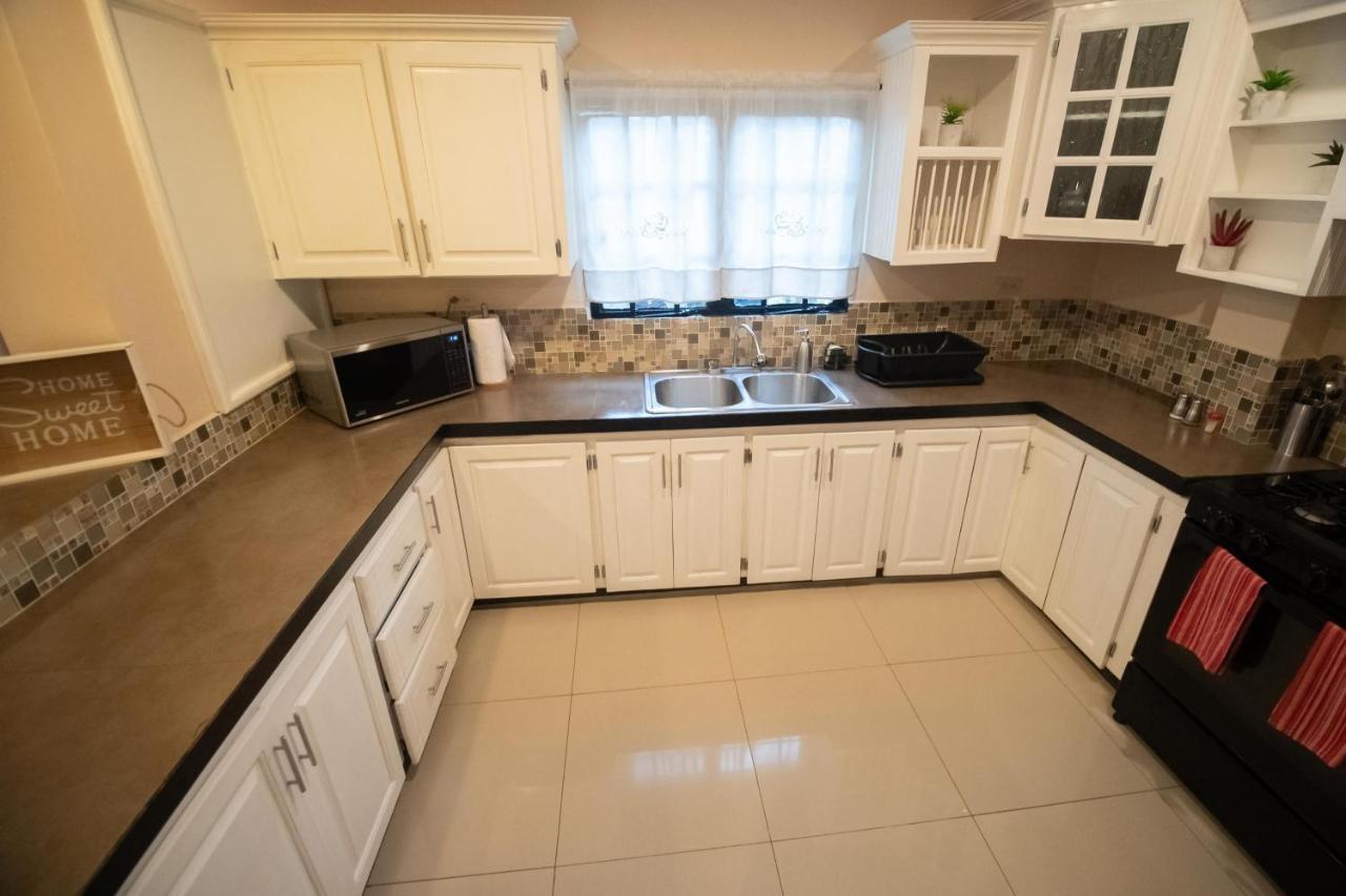 Stacys Place #1 2 Bedroom Apartment Port of Spain Екстер'єр фото